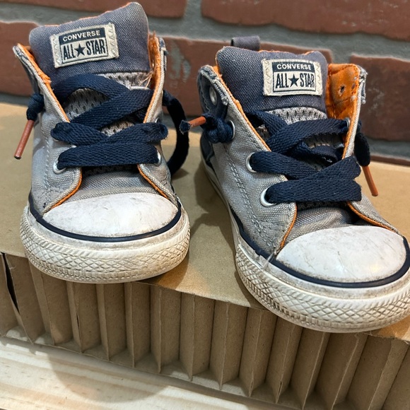 Converse All Star boys/kids toddler size 8 mid lace up sneaker - Picture 2 of 7